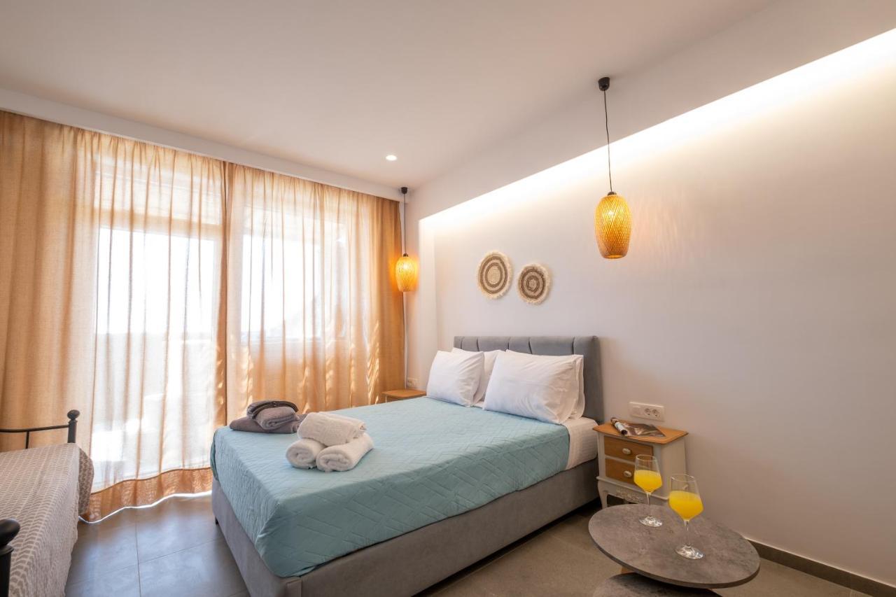 Sand Gem - Beach Apartments Perivolos  Bagian luar foto