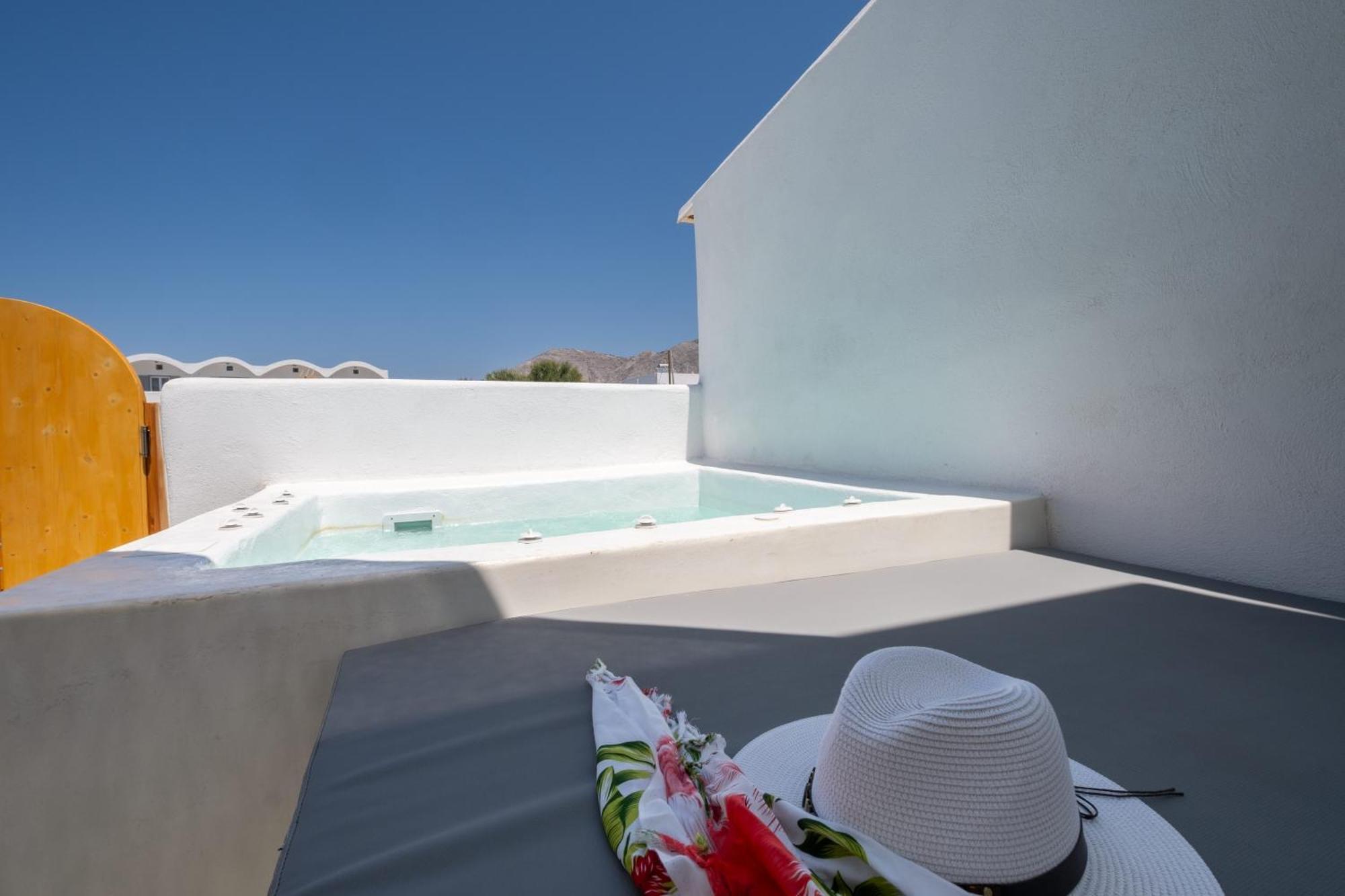Sand Gem - Beach Apartments Perivolos  Bagian luar foto