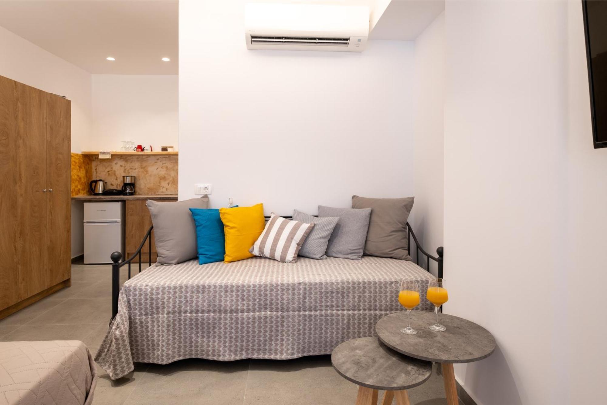 Sand Gem - Beach Apartments Perivolos  Bagian luar foto