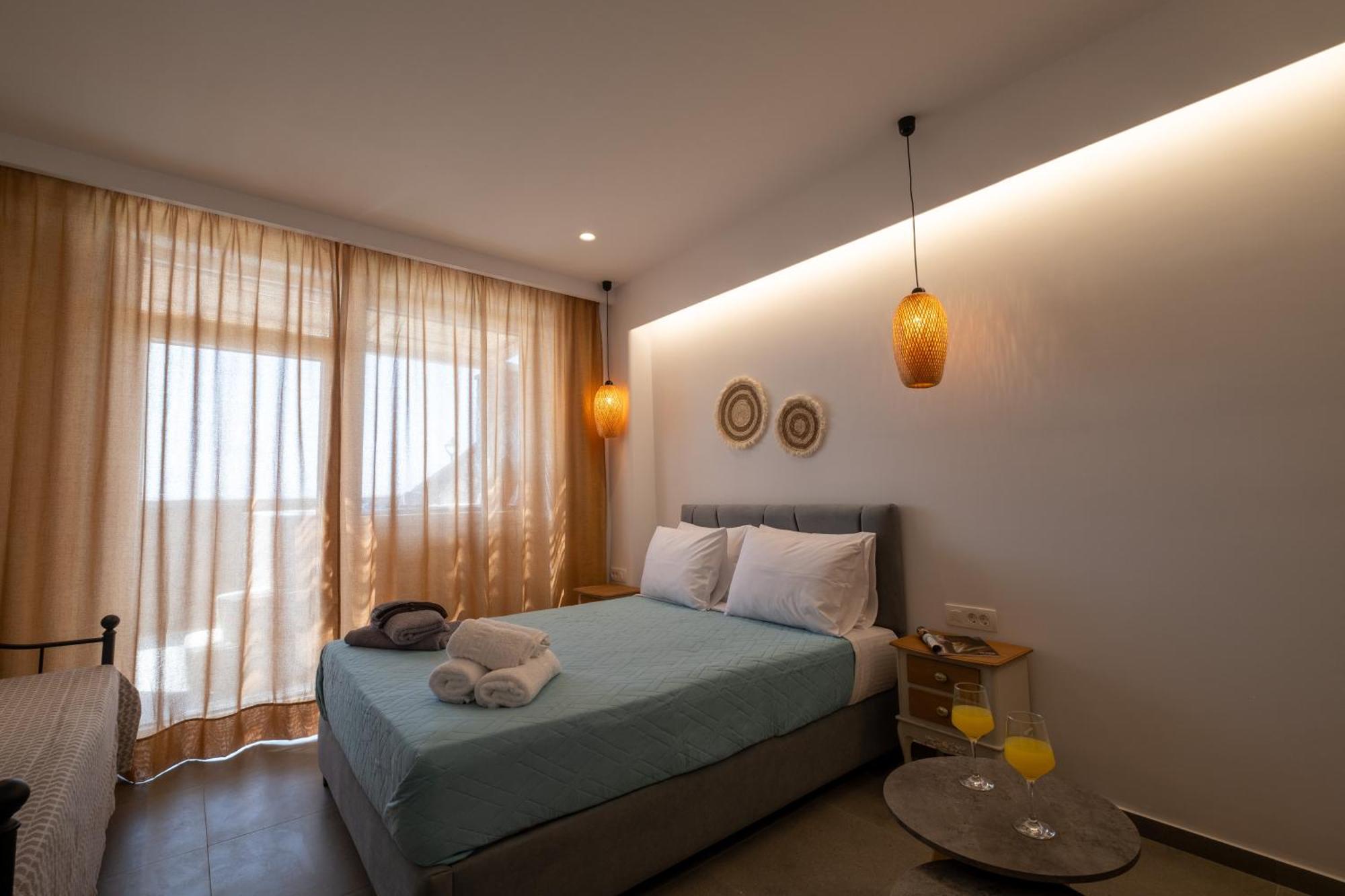 Sand Gem - Beach Apartments Perivolos  Bagian luar foto