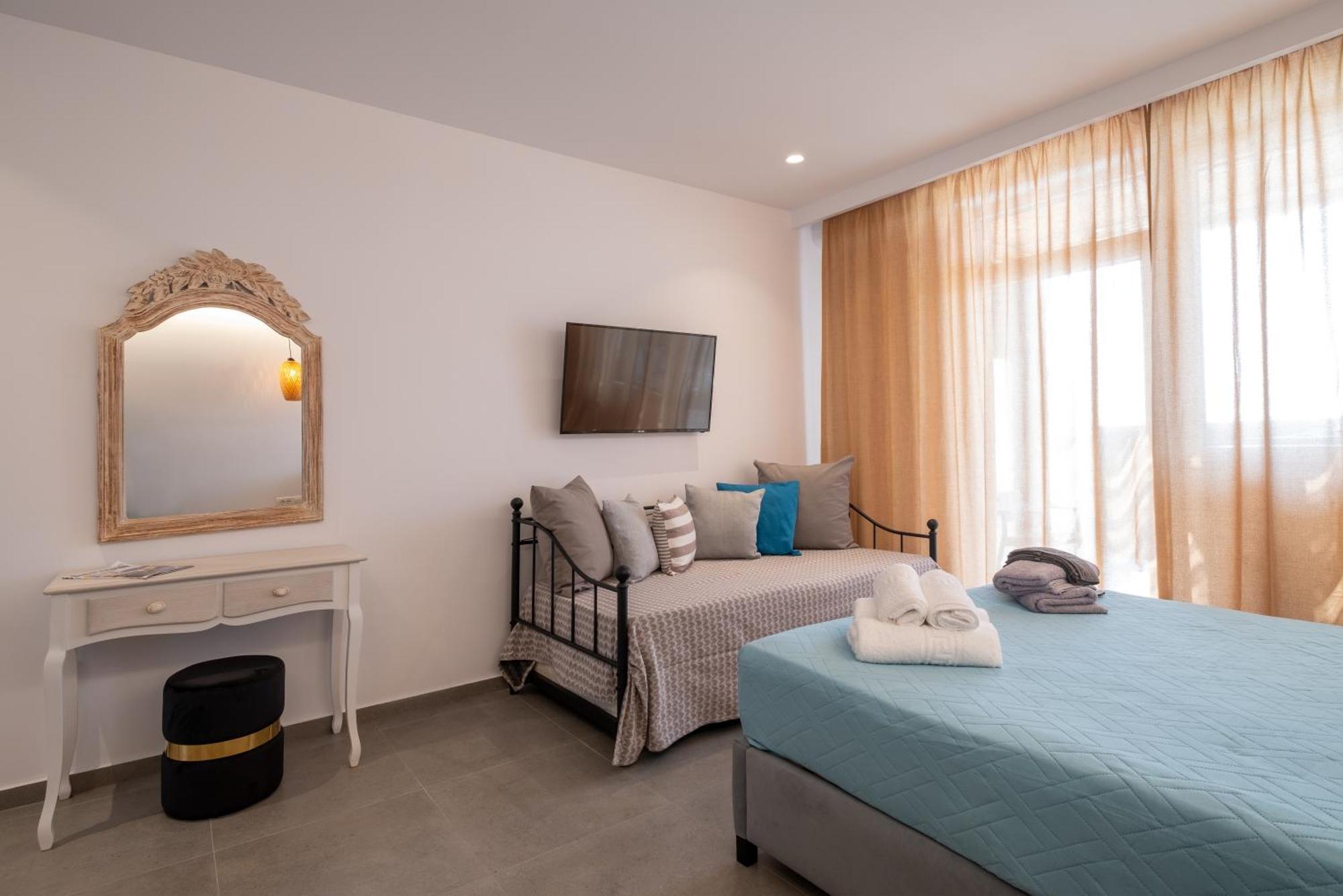 Sand Gem - Beach Apartments Perivolos  Bagian luar foto
