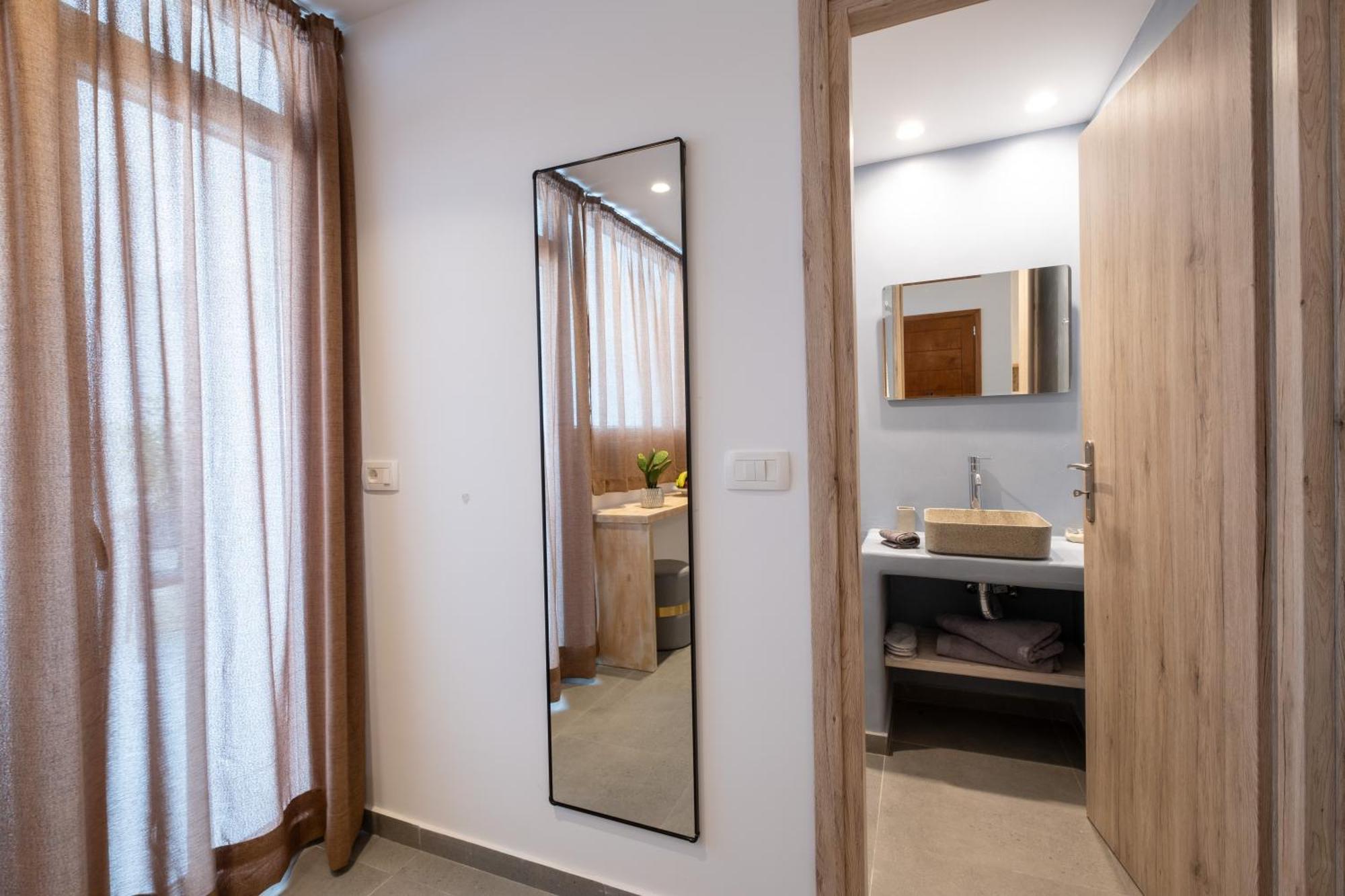 Sand Gem - Beach Apartments Perivolos  Bagian luar foto