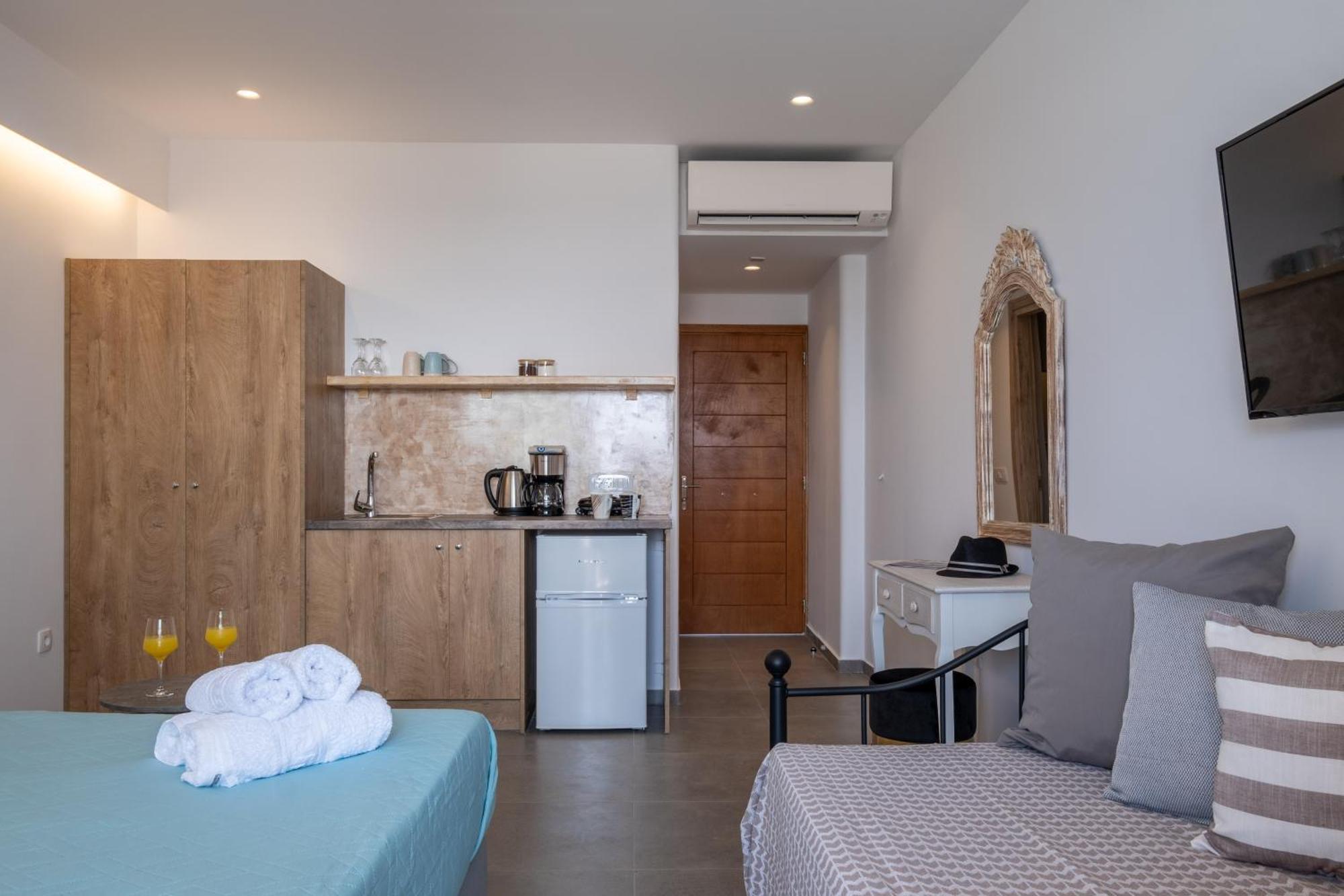 Sand Gem - Beach Apartments Perivolos  Bagian luar foto