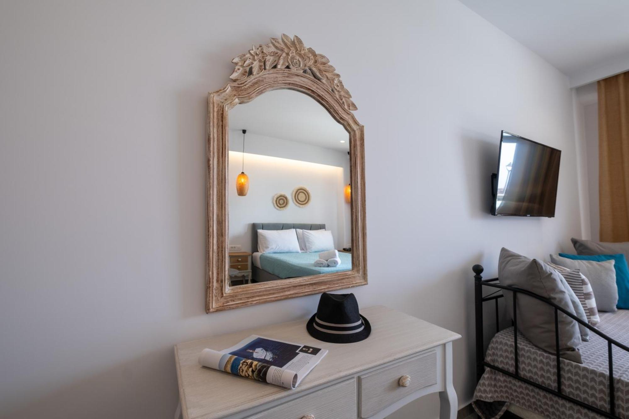 Sand Gem - Beach Apartments Perivolos  Bagian luar foto